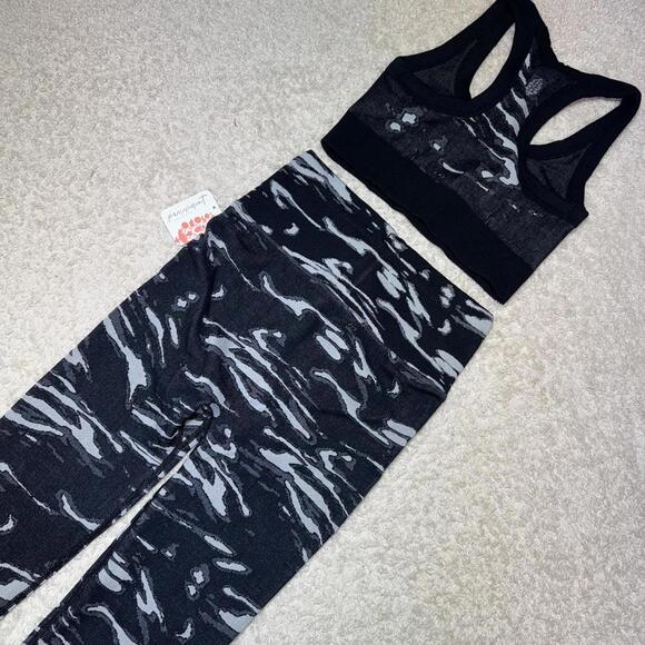 Free People Go To Matching Set Bra + Leggings Black Combo XS/SMALL NWT - Picture 3 of 9